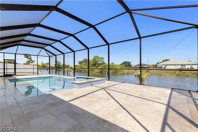509 NE 5th TER, Cape Coral, FL 33909