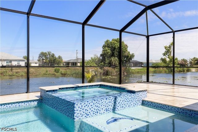 509 NE 5th TER, Cape Coral, FL 33909