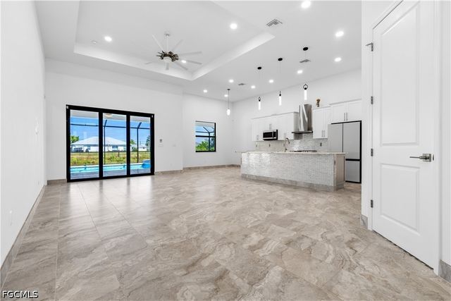 509 NE 5th TER, Cape Coral, FL 33909