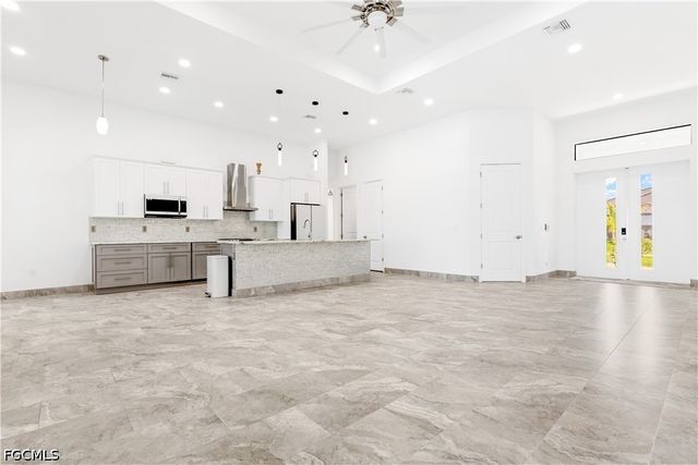 509 NE 5th TER, Cape Coral, FL 33909