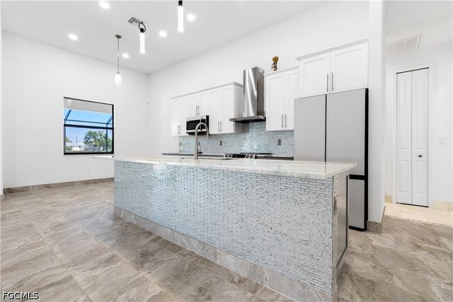 509 NE 5th TER, Cape Coral, FL 33909