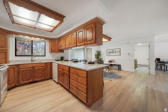 889 S FOX HILL DR, Spanish Fork, UT 84660