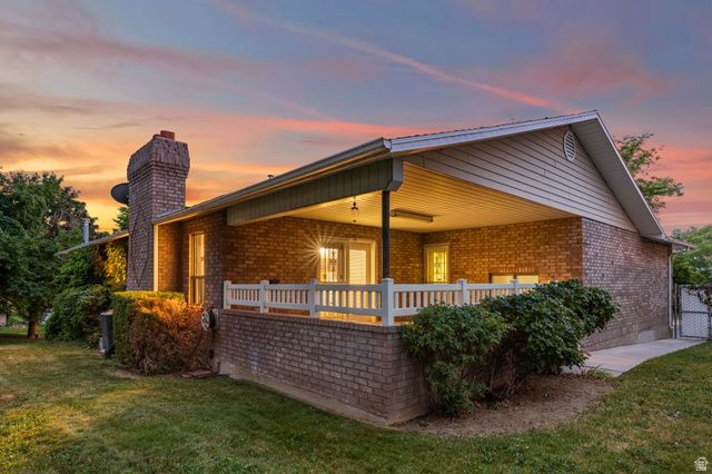 889 S FOX HILL DR, Spanish Fork, UT 84660
