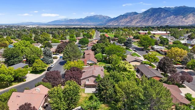 889 S FOX HILL DR, Spanish Fork, UT 84660