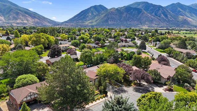 889 S FOX HILL DR, Spanish Fork, UT 84660