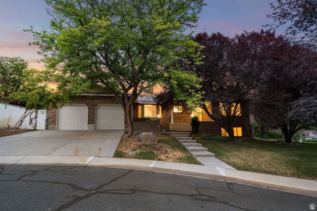 889 S FOX HILL DR, Spanish Fork, UT 84660
