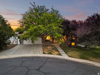 889 S FOX HILL DR, Spanish Fork, UT 84660