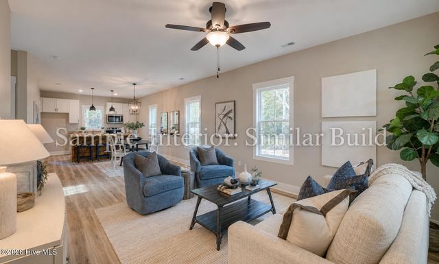 93 J E Batson Road, Hampstead, NC 28443