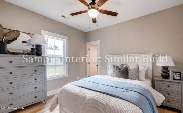 93 J E Batson Road, Hampstead, NC 28443