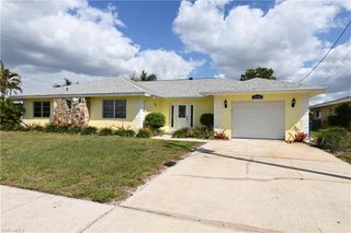 4520 Vinsetta AVE, North Fort Myers, FL 33903