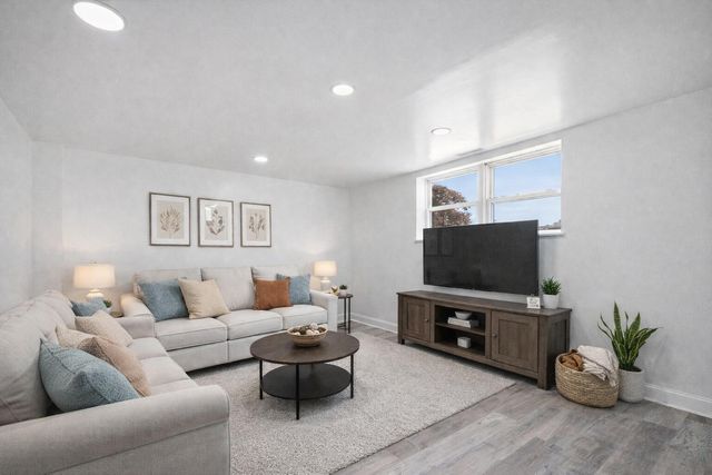 1819 Magnolia Lane, Munster, IN 46321