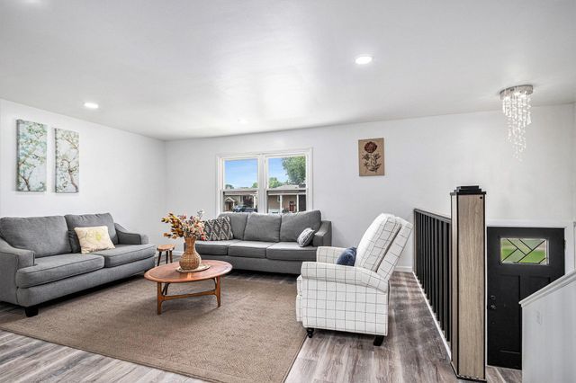 1819 Magnolia Lane, Munster, IN 46321