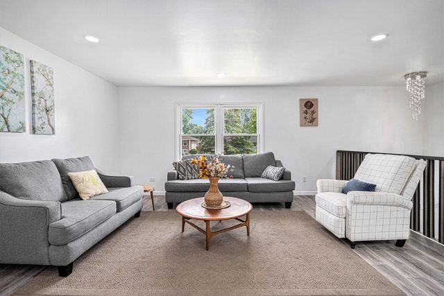 1819 Magnolia Lane, Munster, IN 46321