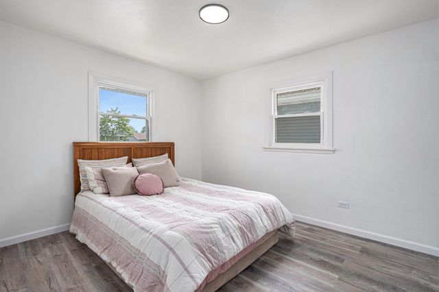 1819 Magnolia Lane, Munster, IN 46321