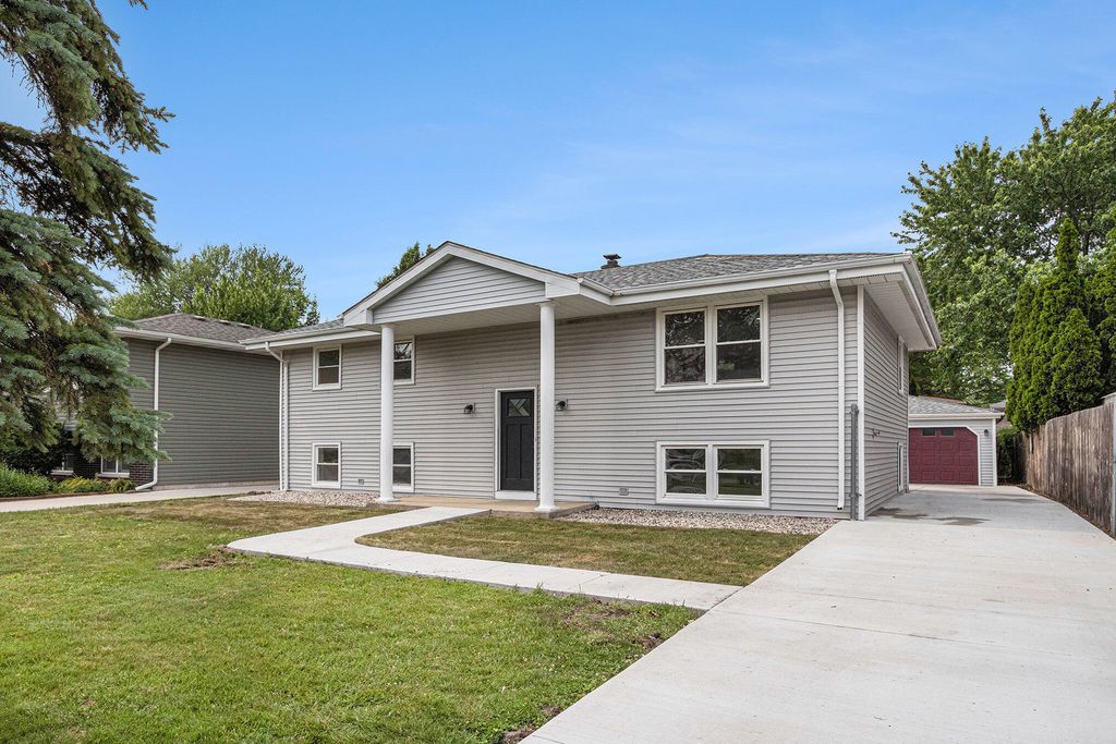 1819 Magnolia Lane, Munster, IN 46321