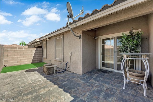 379 Blanca Springs Drive, Henderson, NV 89014