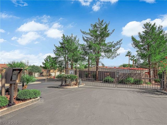 379 Blanca Springs Drive, Henderson, NV 89014