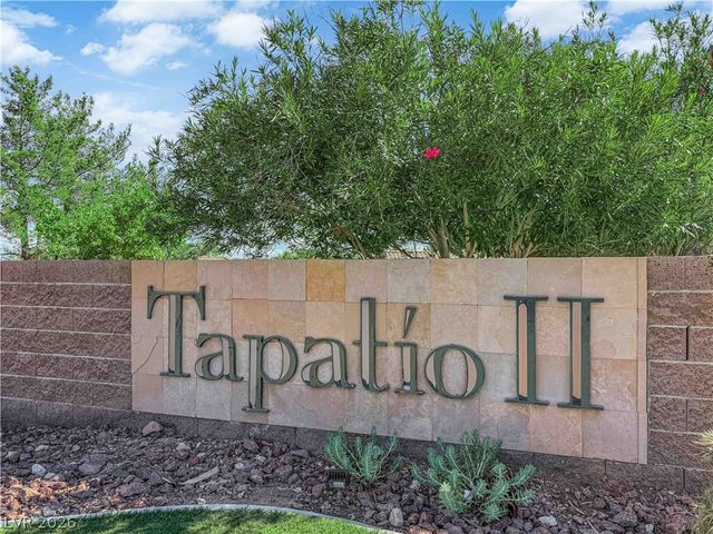 379 Blanca Springs Drive, Henderson, NV 89014