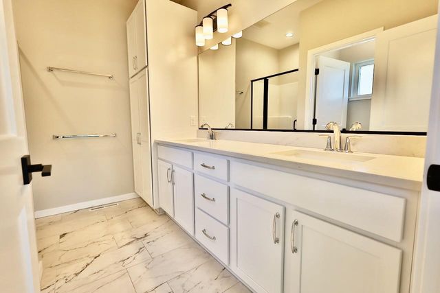 4432 Valor Way, Madison, WI 53718