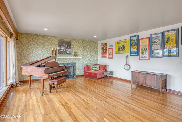 728 N Pearl Avenue, Joplin, MO 64801