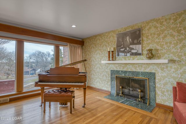 728 N Pearl Avenue, Joplin, MO 64801