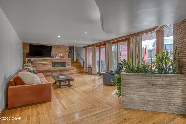 728 N Pearl Avenue, Joplin, MO 64801