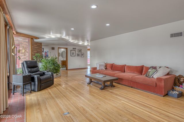 728 N Pearl Avenue, Joplin, MO 64801