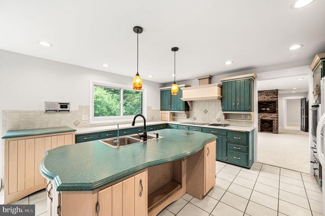41 DEVON DR, Reading, PA 19606