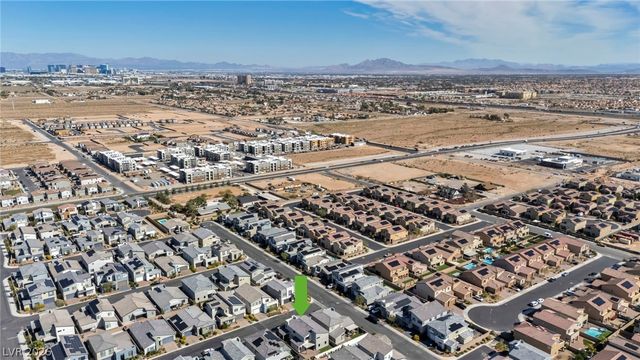 4121 Railhead Pass Avenue, Las Vegas, NV 89141