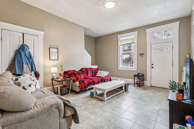 611 W 11th Street, Covington, KY 41011