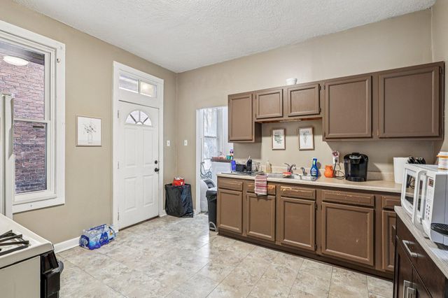 611 W 11th Street, Covington, KY 41011