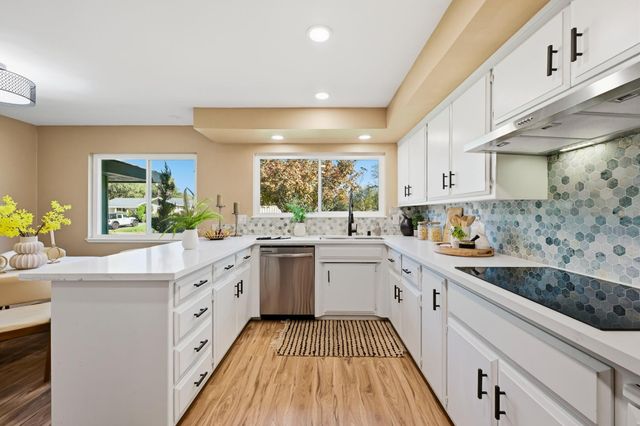 195 Baxter Ave, Sacramento, CA 95815