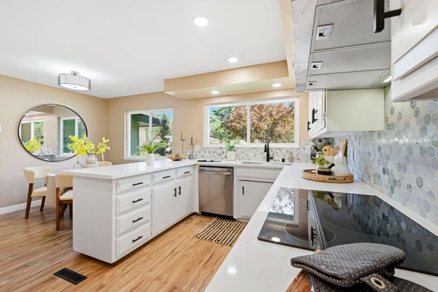 195 Baxter Ave, Sacramento, CA 95815