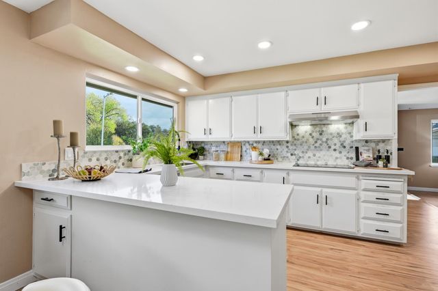 195 Baxter Ave, Sacramento, CA 95815