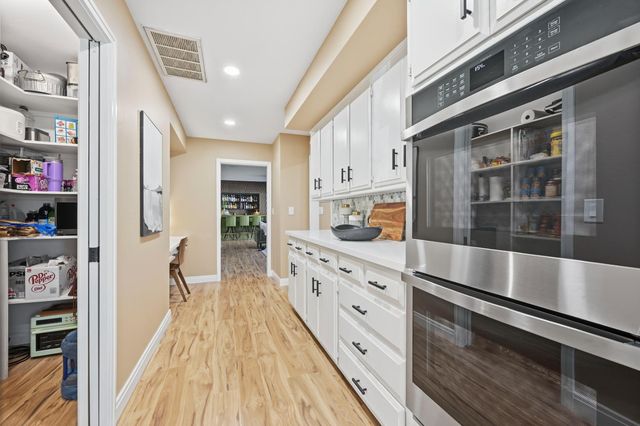 195 Baxter Ave, Sacramento, CA 95815