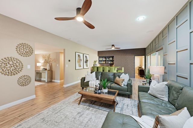 195 Baxter Ave, Sacramento, CA 95815