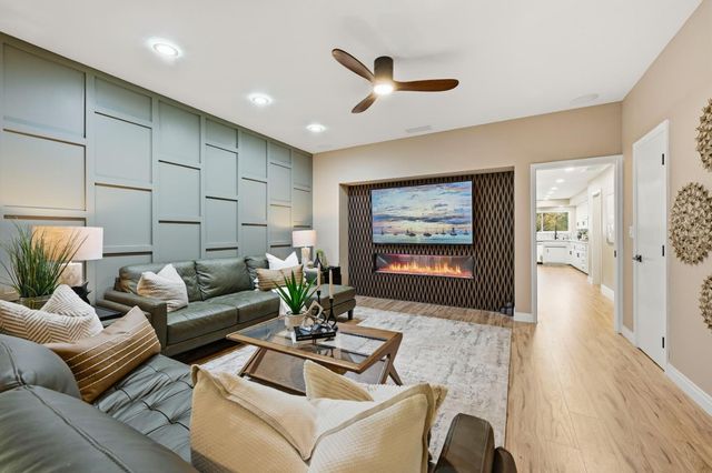 195 Baxter Ave, Sacramento, CA 95815