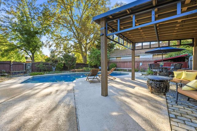 195 Baxter Ave, Sacramento, CA 95815