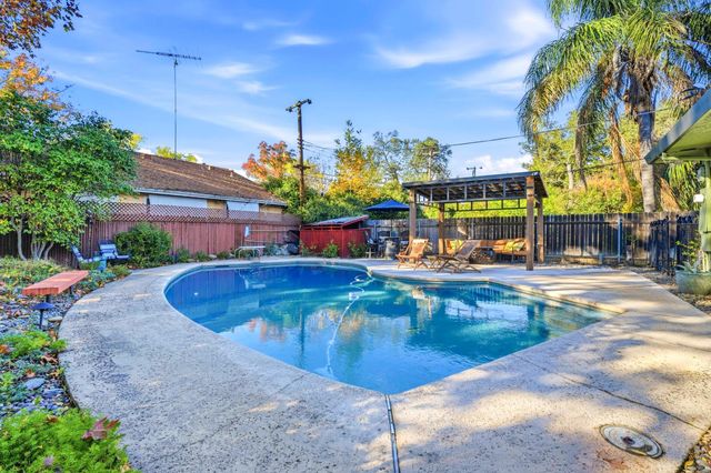 195 Baxter Ave, Sacramento, CA 95815