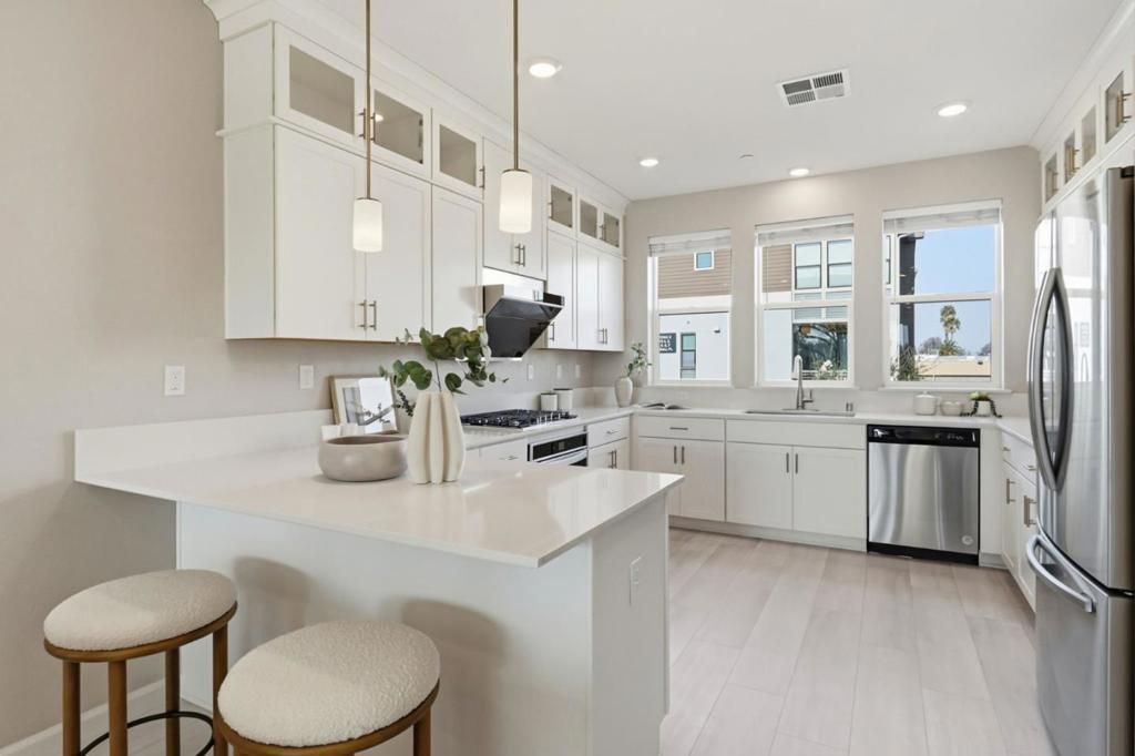 Image 10 of property listing at 2760 Ball Place 2, Santa Clara, CA 95051