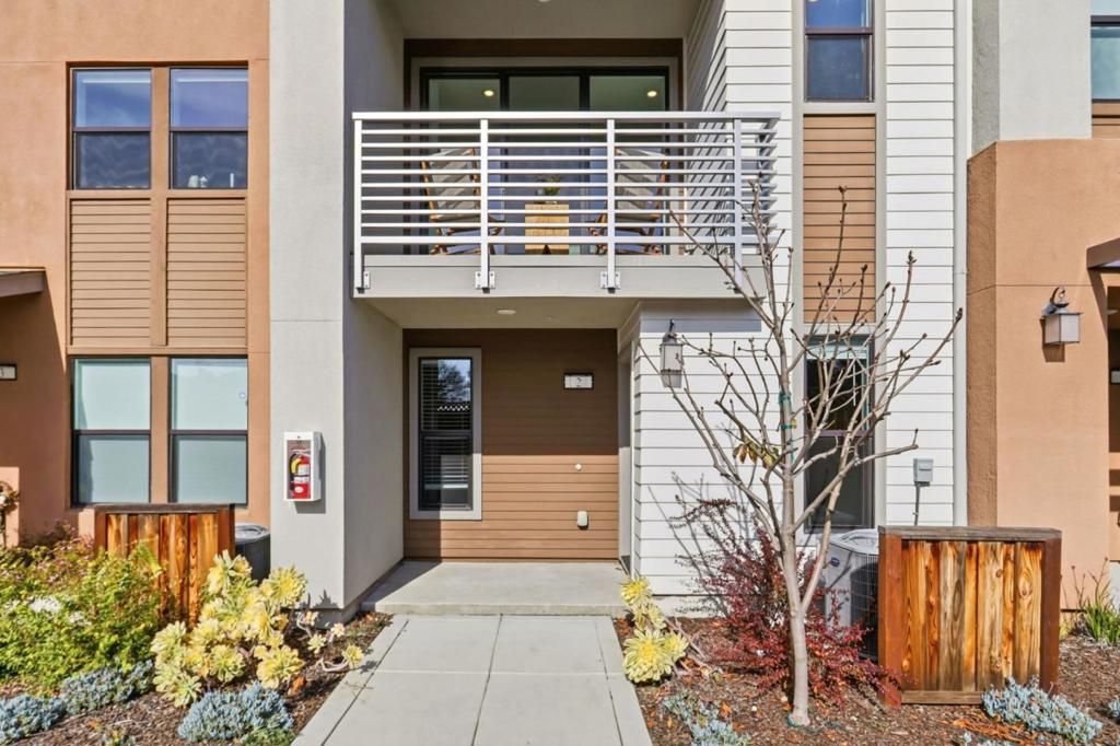 Image 2 of property listing at 2760 Ball Place 2, Santa Clara, CA 95051