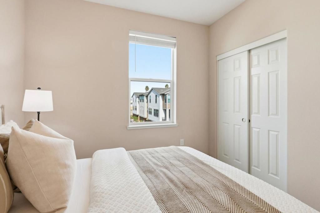 Image 23 of property listing at 2760 Ball Place 2, Santa Clara, CA 95051