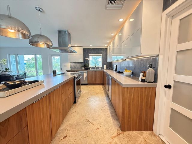 2497 S Manor Avenue, Stuart, FL 34994