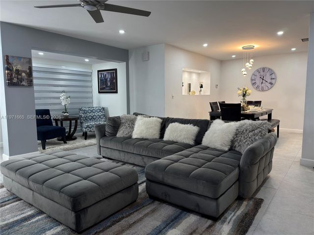 8424 Miramar Pkwy, Miramar, FL 33025