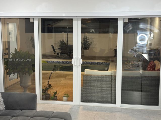 8424 Miramar Pkwy, Miramar, FL 33025