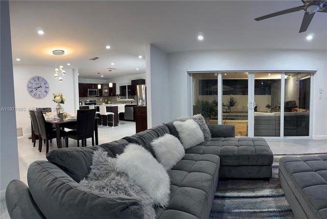 8424 Miramar Pkwy, Miramar, FL 33025