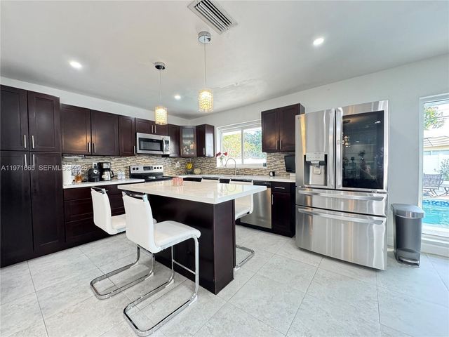 8424 Miramar Pkwy, Miramar, FL 33025