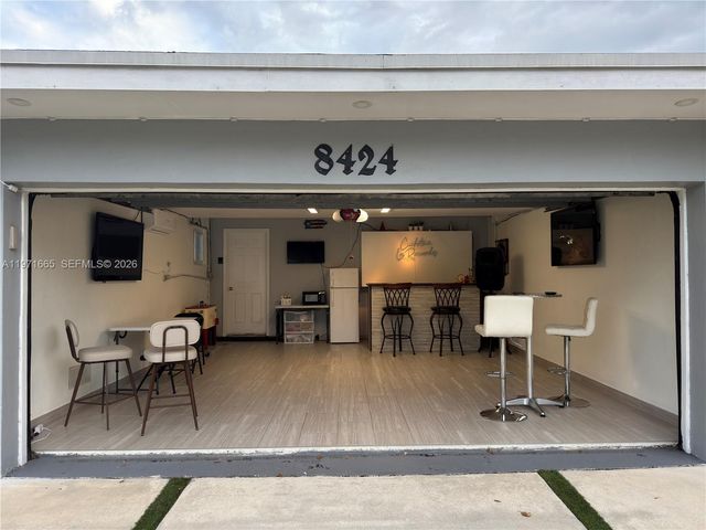 8424 Miramar Pkwy, Miramar, FL 33025