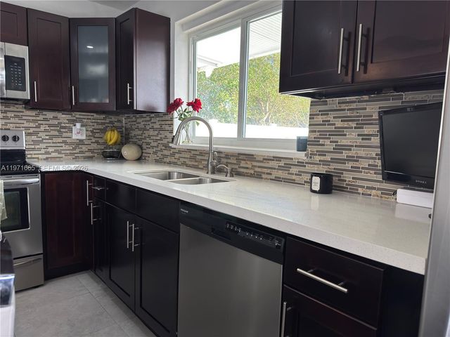 8424 Miramar Pkwy, Miramar, FL 33025