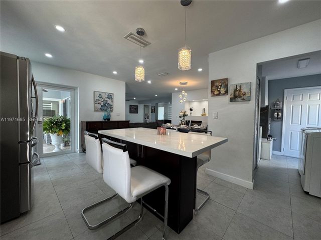 8424 Miramar Pkwy, Miramar, FL 33025